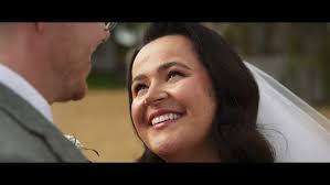 Wedding vid Abi Glenn 2024 plas y rhosyn