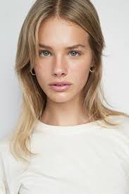 Mari Lederman's Instagram, Twitter & Facebook