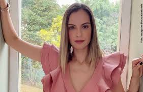 Acuña se graduó del colegio nuestra señora del pilar y realizó estudios de derecho. Laura Acuna No Va Mas En El Canal Rcn Que Sucedio Candela