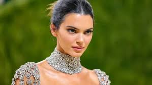 Kendall Jenner se libra de su último acosador; consigue orden de alejamiento