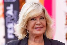 Bárbara Rey, 75 años: 'Dejé de hacer esto hace 20 años y ayuda, estoy en  plena forma. Nunca he tomado alcohol, pero fumaba mucho'