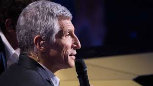 Une séquence à découvrir sur non stop zapping. N Oubliez Pas Les Paroles Nagui A L Esprit Tordu La Maestro Le Reprend Sur Son Sous Entendu Tres Ose