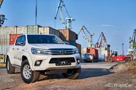 7) kalau auto transmission, masukkan ke gear low, then redah air perlahan2 pada kelajuan yg sesuai. Panduan Membeli Toyota Hilux Terpakai Serendah Rm 75k Masih Berbaloi Untuk Harga Terpakai Tinggi Macam Ni Wapcar
