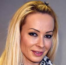 Cora schumacher lässt sich verkuppeln bild: Streit Um Umzug Cora Schumacher Soll 7000 Euro Zahlen Welt