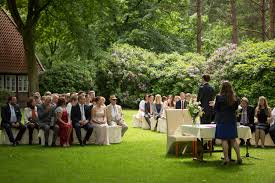 Sie sind sich aber noch nicht sicher, ob sie die richtige hochzeitslocation in hamburg für sich entdeckt haben? Ablauf Zeremonie Hamburger Rederei Freie Trauung Hamburg