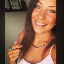 Stream På en gata i Söderhamn by Ronja Malm