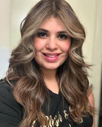 Así de regia quedó Carla para su Birthday mañana. Gracias a  @glowing_by_alice y a @valerie_ann_beauty. Team Work, un trabajo  espectacular ❤️