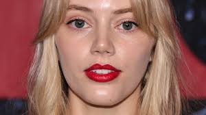 Grace Van Dien's Parents: The Stranger Things Star Comes From A Famous  Family