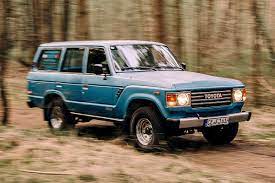 Über die flanke verteilt finden sie verschiedene detaillierte einzelinformationen, die teilweise sicherheitsrelevant sind. 4wd Coole Youngtimer Mit Allradantrieb Bilder Autobild De