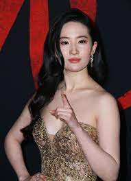 Crystal Liu hot and sexy actress - PieNude.com
