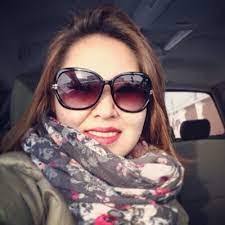 Donna Lyall's Instagram, Twitter & Facebook