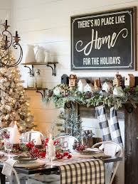 Black And White Buffalo Plaid Table Decor Black White Buffalo Check Table Runner Blackandwhite Buffalocheck See More On Home Bu Farmhouse Christmas Decor Lantern Christmas Decor Christmas Interiors
