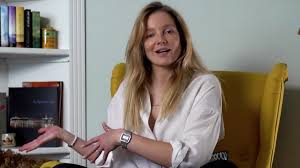Mihalik enikő válogass nyugodtan a csajok, autók kütyük között. Mihalik Eniko Mellet Es Terheshasat Megvillantva Pozolt Elete Legfontosabb Helyszinen 24 Hu