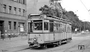 1970 Strassenbahn Linie 92 In Der Gruenauer Strasse In Berlin Niederschoeneweide Berlin Strassenbahn Strassenbahn Bvg Berlin