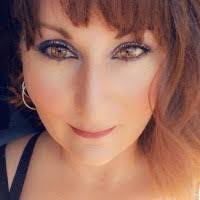 Angie Mattos's Instagram, Twitter & Facebook