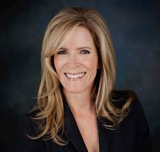 2025 Women in Real Estate (Sample) by Discover Luxury Homes Magazine