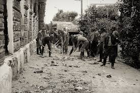 Tiān'ānmén dà túshā), troops armed with assault rifles and accompanied by tanks fired at the. Kak Vzryv Poezda Edva Ne Unichtozhil Celyj Gorod Labuda Informacionno Razvlekatelnyj Internet Zhurnal