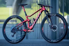 Nino schurter sensibilisiert neu für fairtrail. Nino Schurter Xc Bike Off 65 Medpharmres Com