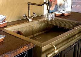 Messing Spulen Die Den Charme Der Alten Welt Mitbringen Spulbecken Design Kuchendesign Modern Kuchentrends