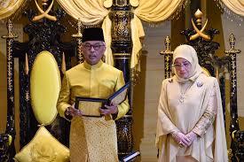 'he who is made lord', jawi: Sultan Pahang Diisytihar Yang Di Pertuan Agong Ke 16 Sultan Perak Kekal Timbalan Beritabenar