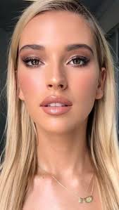 Danielle Beyer (notjustbeauty)