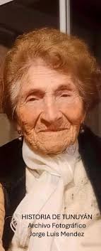 Don Paulino César Agüero, querido vecino del distrito de El Algarrobo.  Presenció activamente, junto con su papá, Don Cesar Agüero, en la  construcción de la escuela "Ana María Steindl". Fue administrador de