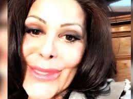 9 de febrero de 1968) es una cantante y actriz mexicana. Alejandra Guzman Esta Irreconocible Saltillo360