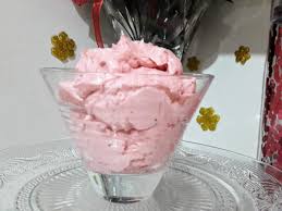 Frullare 50g di fragole con 1. Crema Alla Panna Aromatizzata Alle Fragole Senza Uova Dolce Teatro Magico