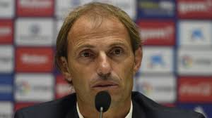 Francesc xavier arnau grabulosa (born 23 may 1975) is a spanish retired footballer who played as a goalkeeper and current sporting director of real oviedo. Vilw1frl75uaim