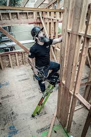 Are you the kind of person who gets stuff done? Amazon Com Little Giant Ladder Systems 13610 001 Green King Kombo Pro 6 A Frame 10 Extension Hi Viz Type 1aa 6 Ft Everything Else