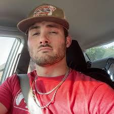 Robert Wallin's Instagram, Twitter & Facebook