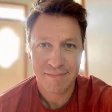 How does a cockroach get into a sealed Volvo XC90 tail light?