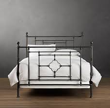 19th c quatrefoil iron bed 760 lit