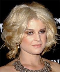 The blonde wavy bob haircut will complete your physical appearance perfectly. Wavy Bob Hairstyle Ideas