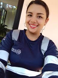 Katherine Peralta, una ingeniera mecánica apasionada por la energía solar