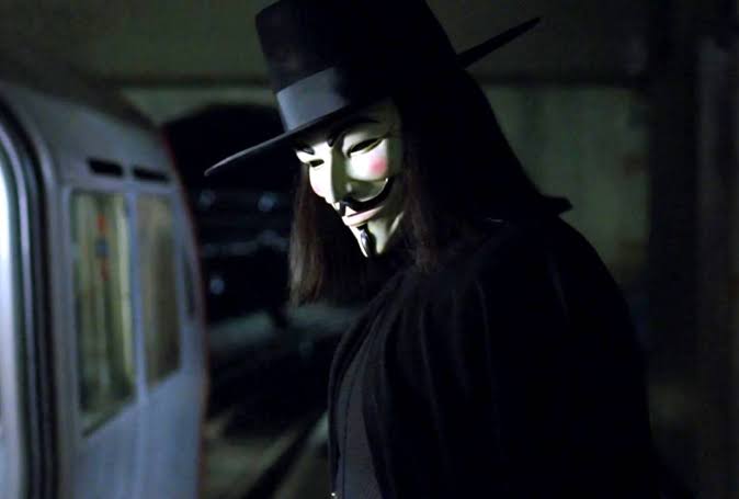 V For Vendetta Review: I'm Still Simultaneously Thrilled & Horrified By  This Prescient Graphic Novel Adaptation