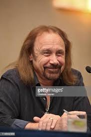 Ian Hill is the best 🤘👊