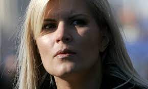 Elena udrea a mentionat ca proiectul propune realizarea unei zone cu functiune marian vanghelie a declarat ca acest proiect inseamna pentru bucuresti o chestie de normalitate. Vanghelie Elena Udrea Este DrÄƒcoasÄƒ Si MobilatÄƒ