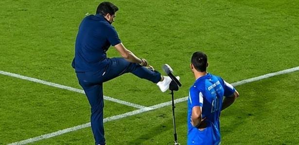 STJD vai denunciar Abel Ferreira por chute em microfone : r/futebol