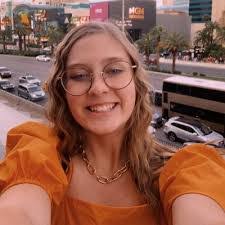 Kate Hope's Instagram, Twitter & Facebook