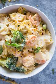 1 lb cooked fettuccine pasta. Skinny Garlic Shrimp Broccoli Alfredo Gimme Delicious
