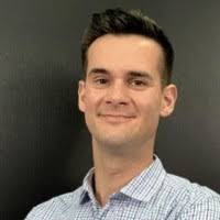 100+ perfiles de «Mesaros»