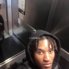 Hold My Hand Until She Love Me to Return to The Casket