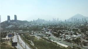 Autoridades emitieron contingencia ambiental desde fin del 2018 hasta el pasado 1 de enero del 2019 en monterrey, a causa de contaminación por pirotecnia y asadores de carbón. La Tolvanera Del Sahara Que Llegara A Monterrey Aumentara La Contaminacion Este Fin De Semana Infobae