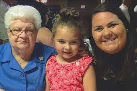 Earlene Hubbard's Instagram, Twitter & Facebook