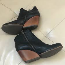 Kork Ease Black Leather Bootie Size 9 40 5