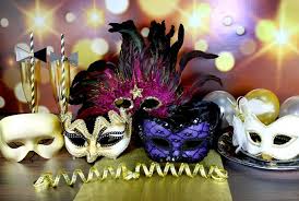 Diy masquerade marie antoinette when it comes to masquerade, there is no other person that comes to mind quicker than the lavish marie antoinette. What To Wear To A Masquerade Party Essential Style Tips Party Delights