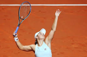 Having switched between tennis and cricket at ashleigh barty is an australian tennis player who is famous for using a throwback style. Porsche Tennis Grand Prix In Stuttgart Ashleigh Barty Die Weltbeste Stubenhockerin Sport Stuttgarter Nachrichten