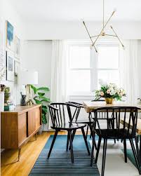 Modern Dining Room With Blue And White Rug Black Wood Dining Chairs Live Edge Dining Tab Living Room White Living Room Decor Gray Beautiful Dining Room Decor