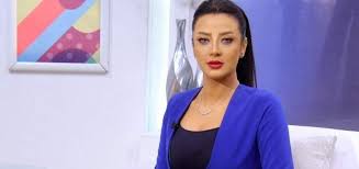 دخلت الفنانة السورية «سارة نخلة» في مشادة كلامية مع الإعلامية رضوى الشربيني بسبب منشور الأخيرة عن الزواج عبر صفحتها الشخصية بموقع التواصل الاجتماعي «فيس بوك» حيث دونت رضوى: Ø±Ø¶ÙˆÙ‰ Ø§Ù„Ø´Ø±Ø¨ÙŠÙ†ÙŠ ØªÙ„ÙØª Ø§Ù„Ø£Ù†Ø¸Ø§Ø± Ø¨Ø£Ø­Ø¯Ø« Ø¬Ù„Ø³Ø© ØªØµÙˆÙŠØ± Ø¨Ø§Ù„ØµÙˆØ±